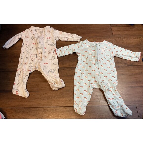 Carters Lot Of 2 Baby Girl Sleepers 3 Months Zipper Footed Rainbow Butterfly - Picture 1 of 9
